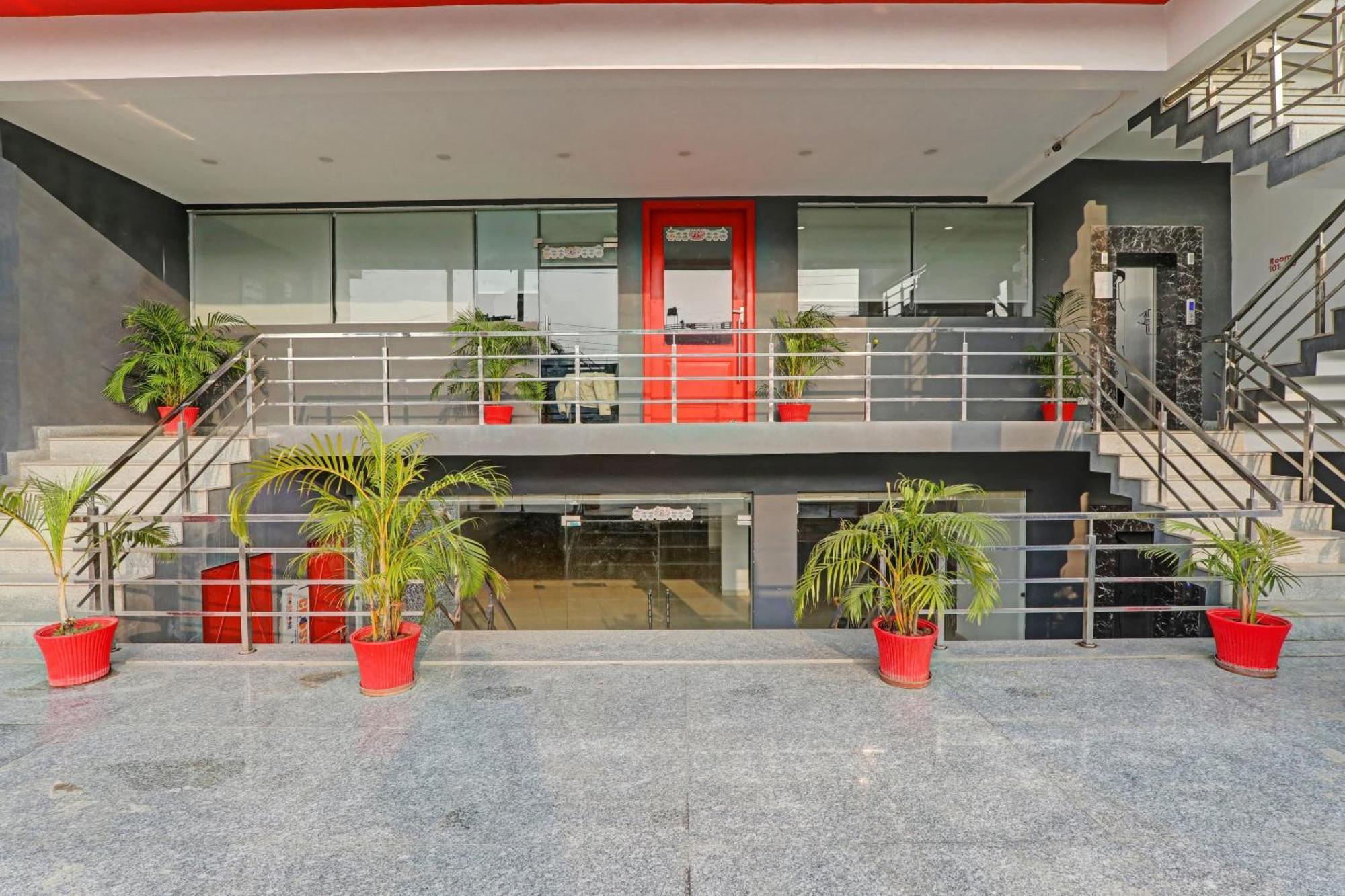 Townhouse The Shubham Hotel Bijnaur Ngoại thất bức ảnh